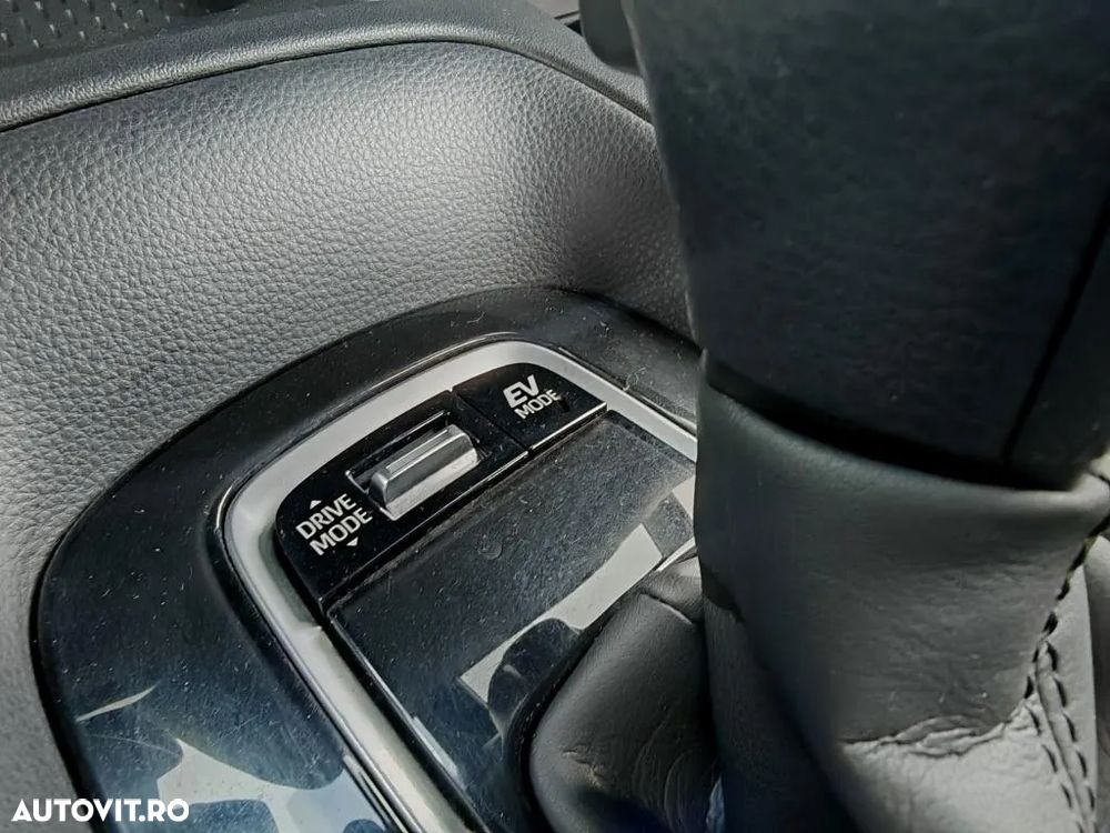 Toyota Corolla 1.8 HSD Dynamic - 12