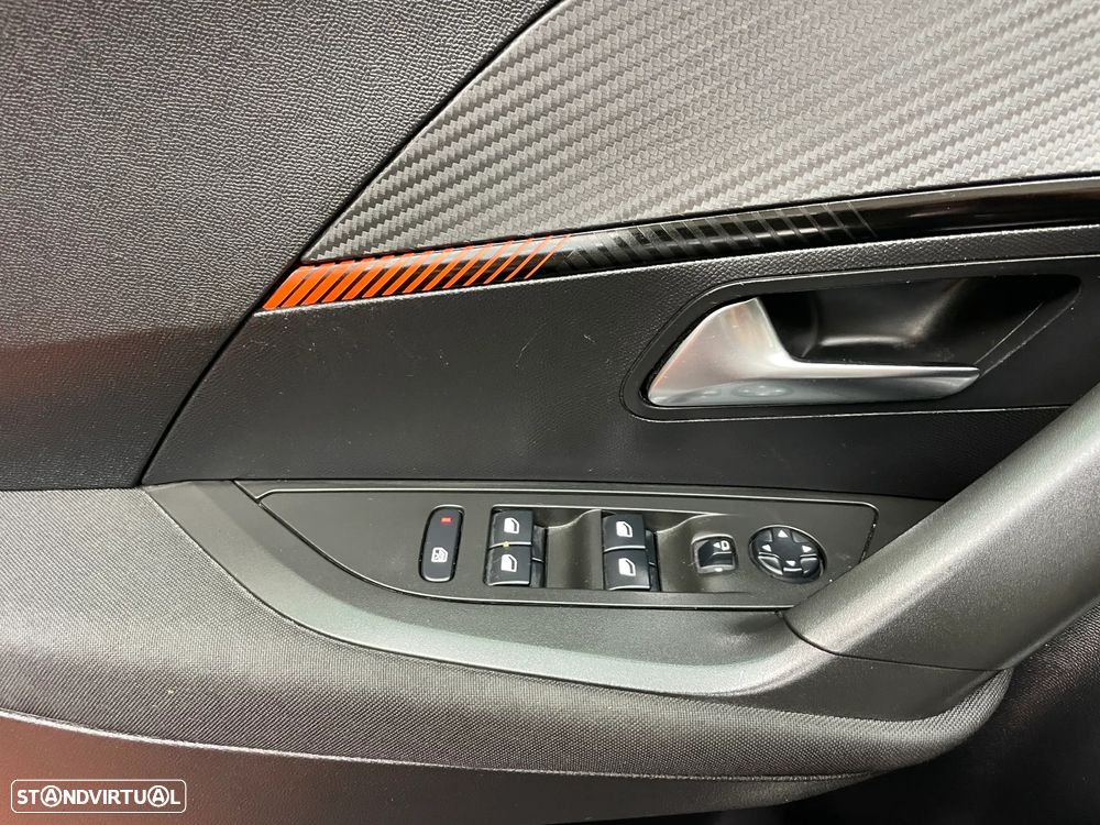 Peugeot 2008 1.5 BlueHDi Active Pack EAT8 - 24