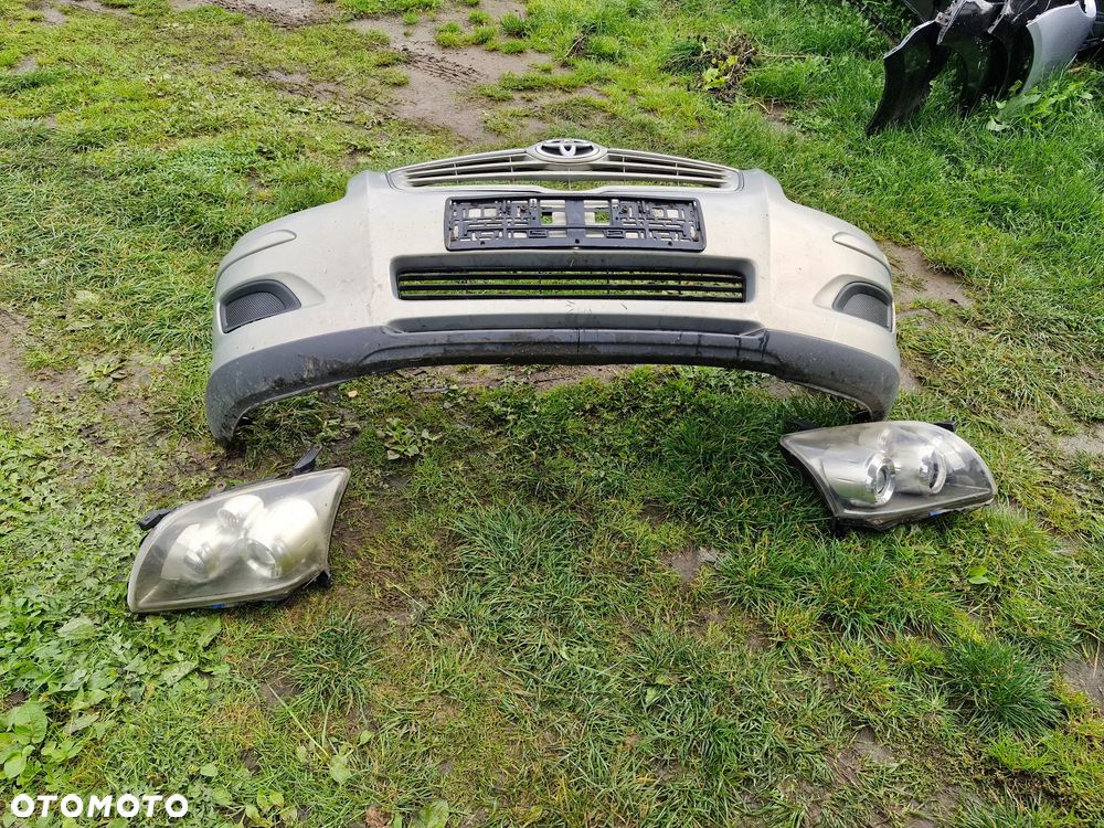 toyota avensis t25 lift 06- zderzak przód przedni