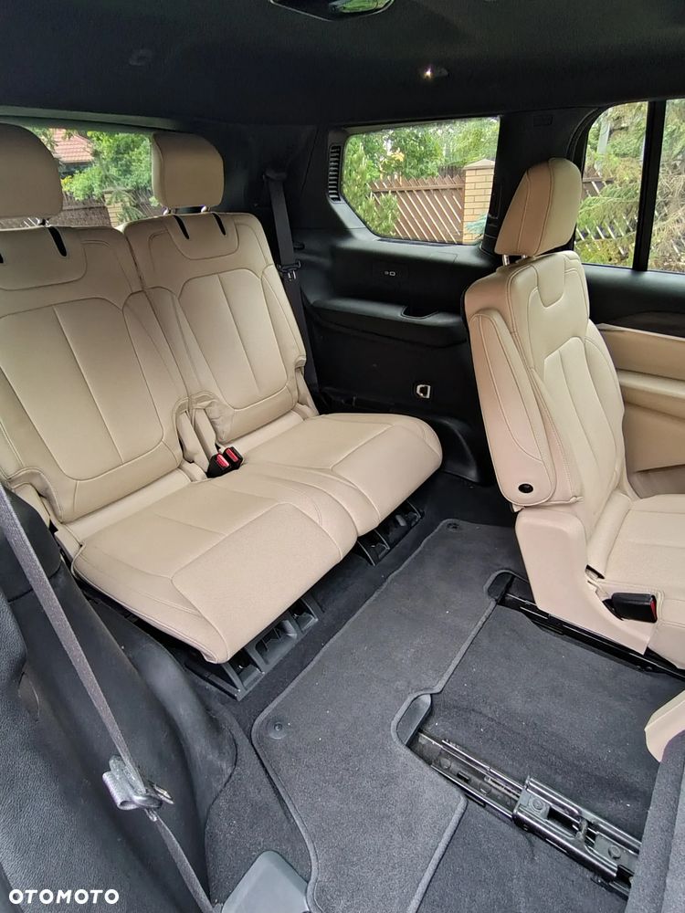 Jeep Grand Cherokee - 33
