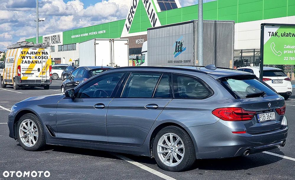 BMW Seria 5 525d Sport Line - 4