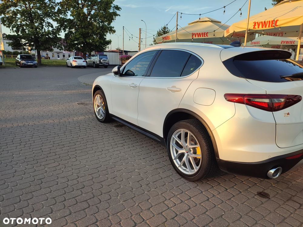 Alfa Romeo Stelvio 2.0 Turbo 16V AT8-Q4 Executive - 25