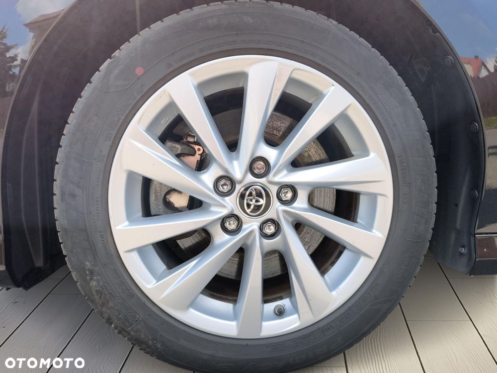 Toyota Camry 2.5 Hybrid Comfort CVT - 21