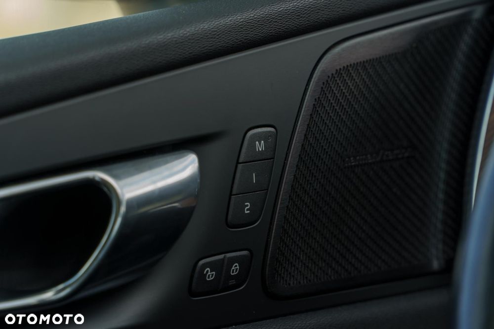 Volvo XC 60 - 31
