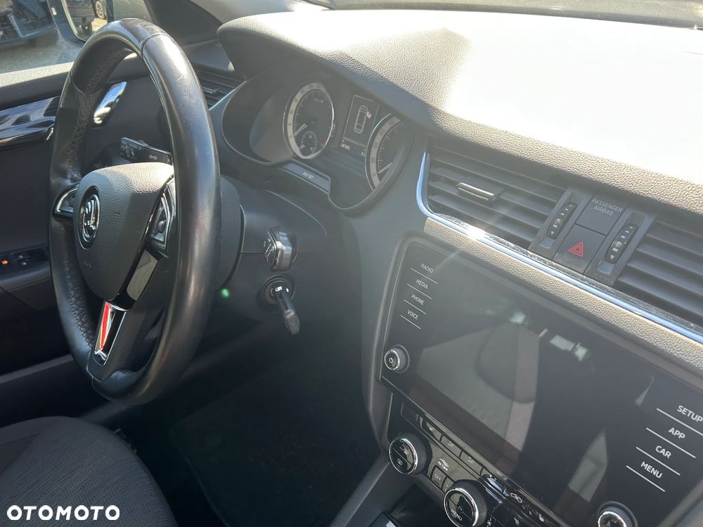 Skoda Octavia 2.0 TDI Style DSG - 18