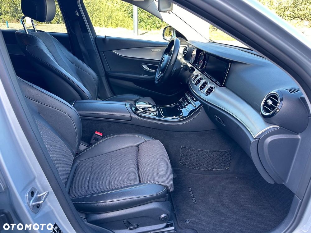 Mercedes-Benz Klasa E 220 d 9G-TRONIC - 13