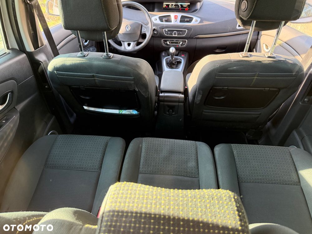 Renault Scenic 1.9 dCi Privilege - 11