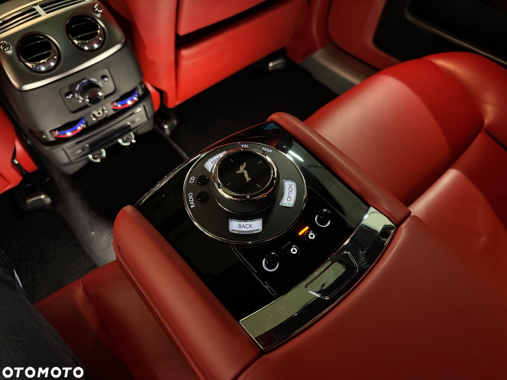 Rolls-Royce Ghost - 25