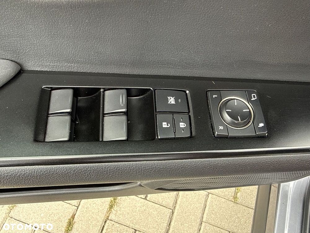 Lexus UX - 14