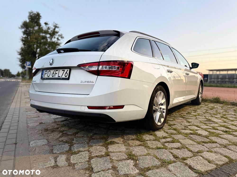 Skoda Superb 2.0 TDI Ambition DSG - 5