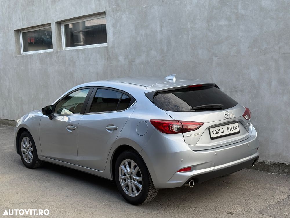 Mazda 3 - 10