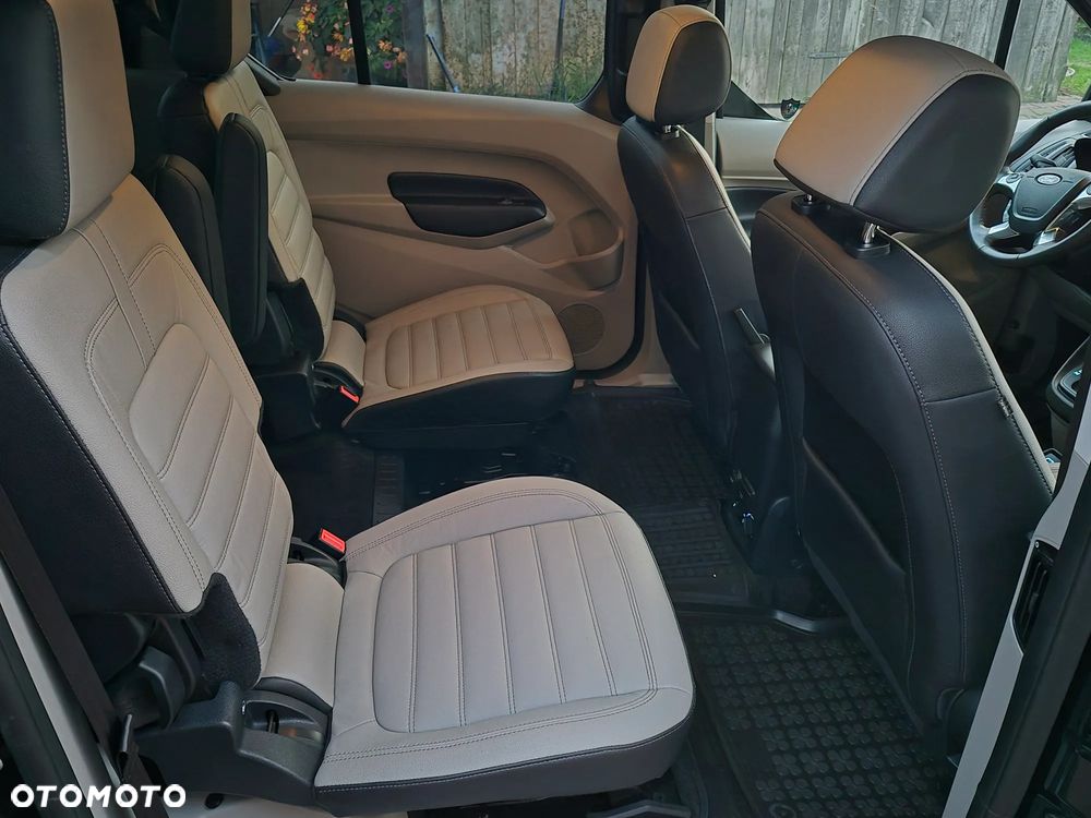 Ford Tourneo Connect Grand - 19