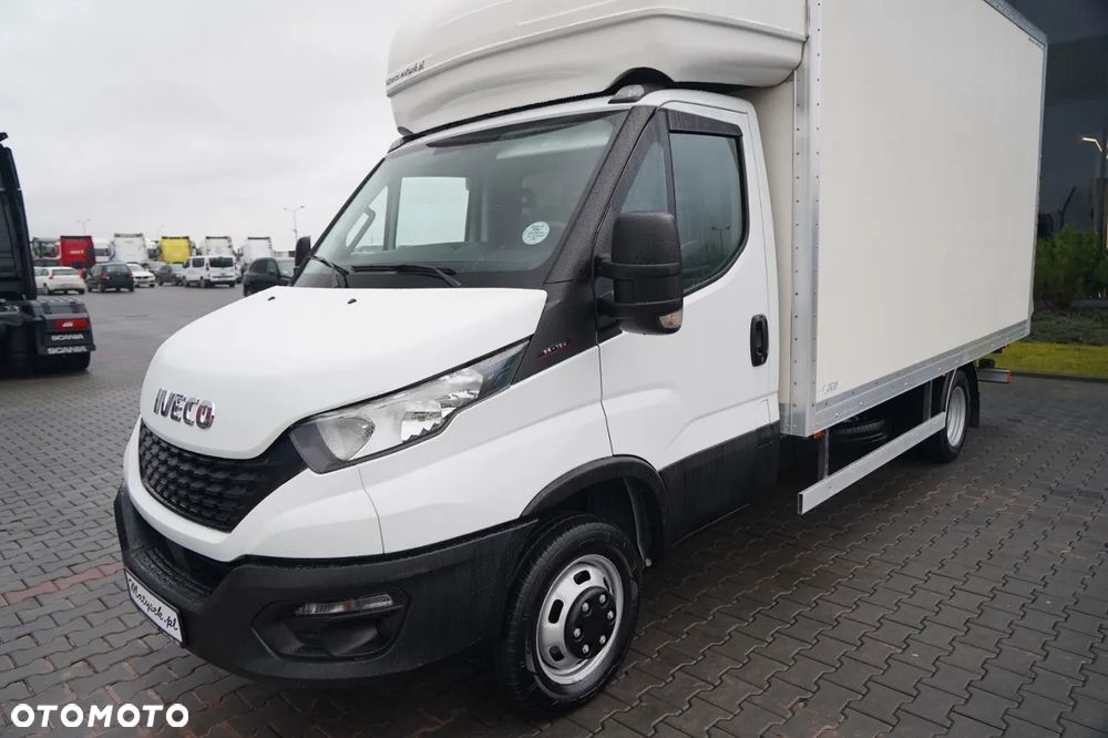 Iveco DAILY 35-160 / KONTENER 4,3 M / WINDA DHOLLANDIA  / BLIŹNIAK   DMC: 3500 KG /  2021 - 10