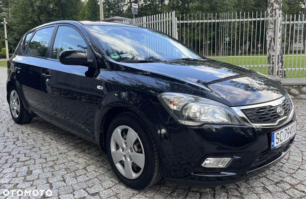 Kia Ceed - 4