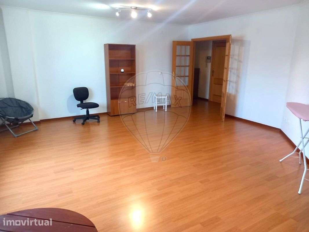 Apartamento T2 para arrendamento - Grande imagem: 2/15