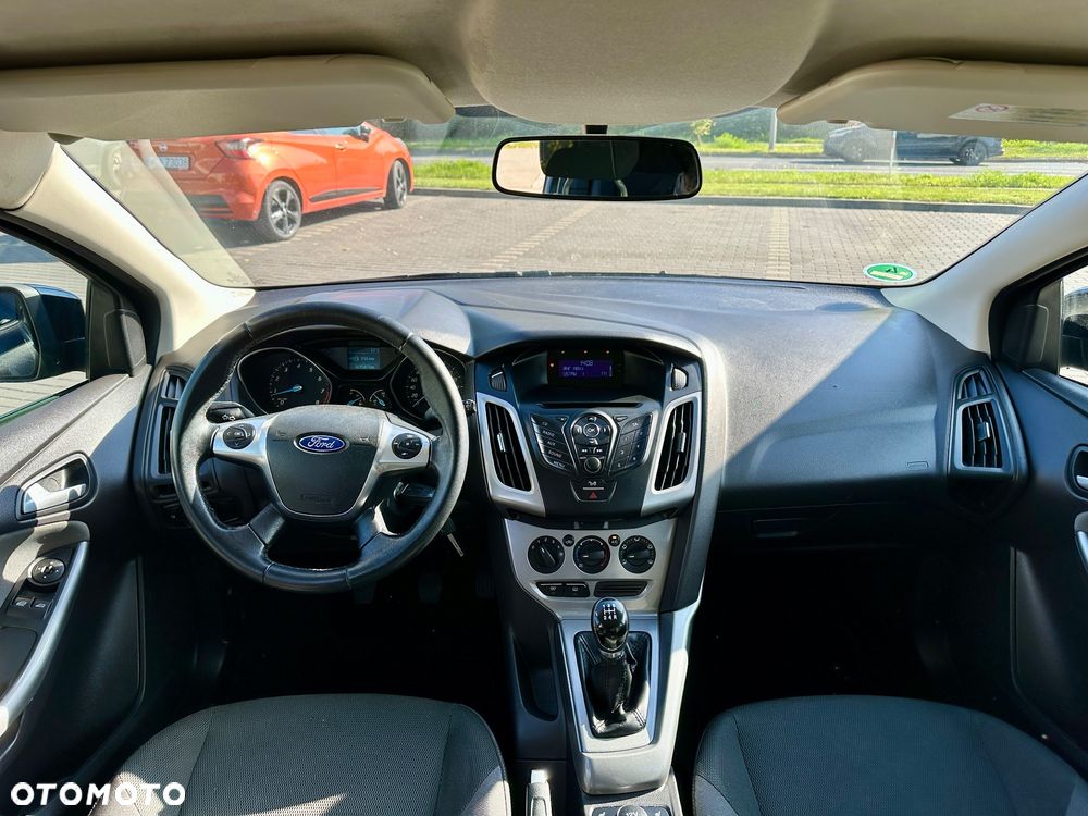Ford Focus 1.6 Ambiente - 25