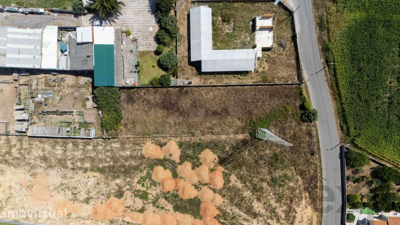 Terreno rústico em zona urbana, em Paramos - Espinho - Grande imagem: 4/12
