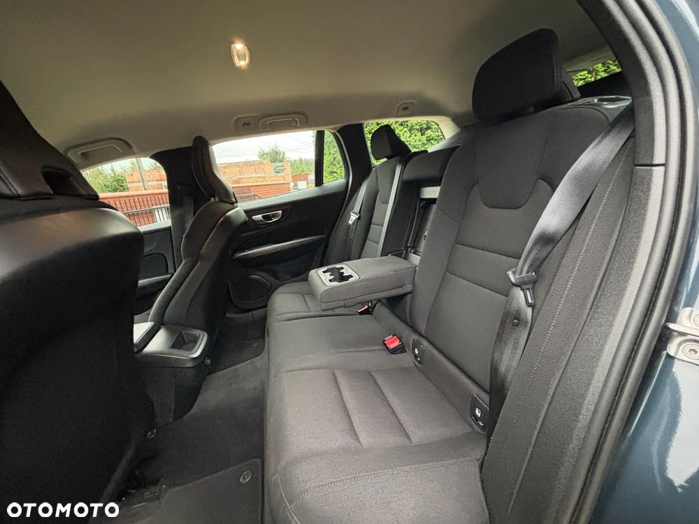 Volvo V60 B4 D Momentum - 12