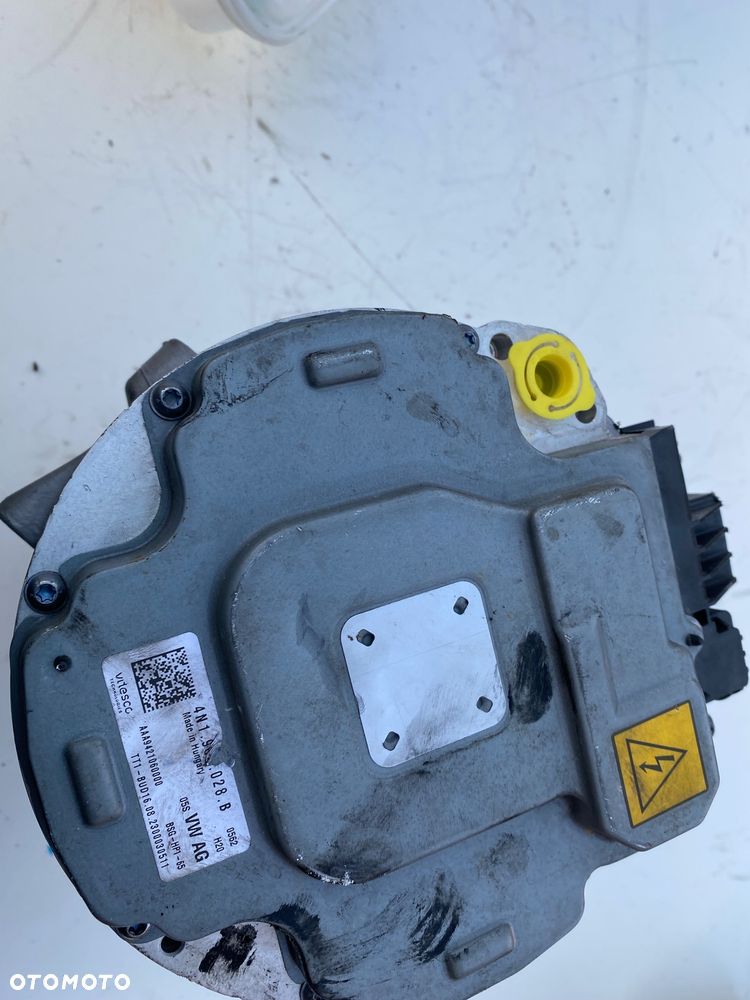 ALTERNATOR ROZRUSZNIK AUDI  4N1903028B - 2