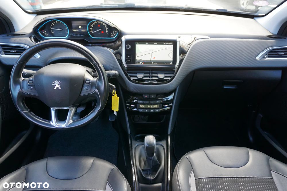 Peugeot 2008 1.2 Pure Tech Allure S&S - 13