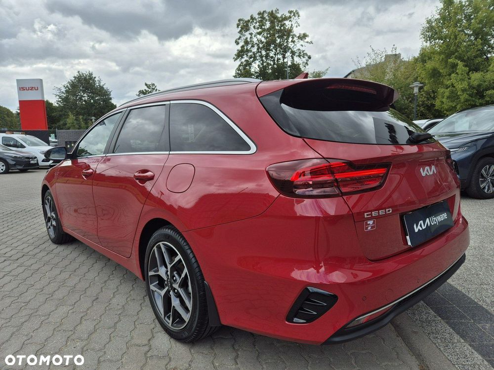 Kia Ceed - 10