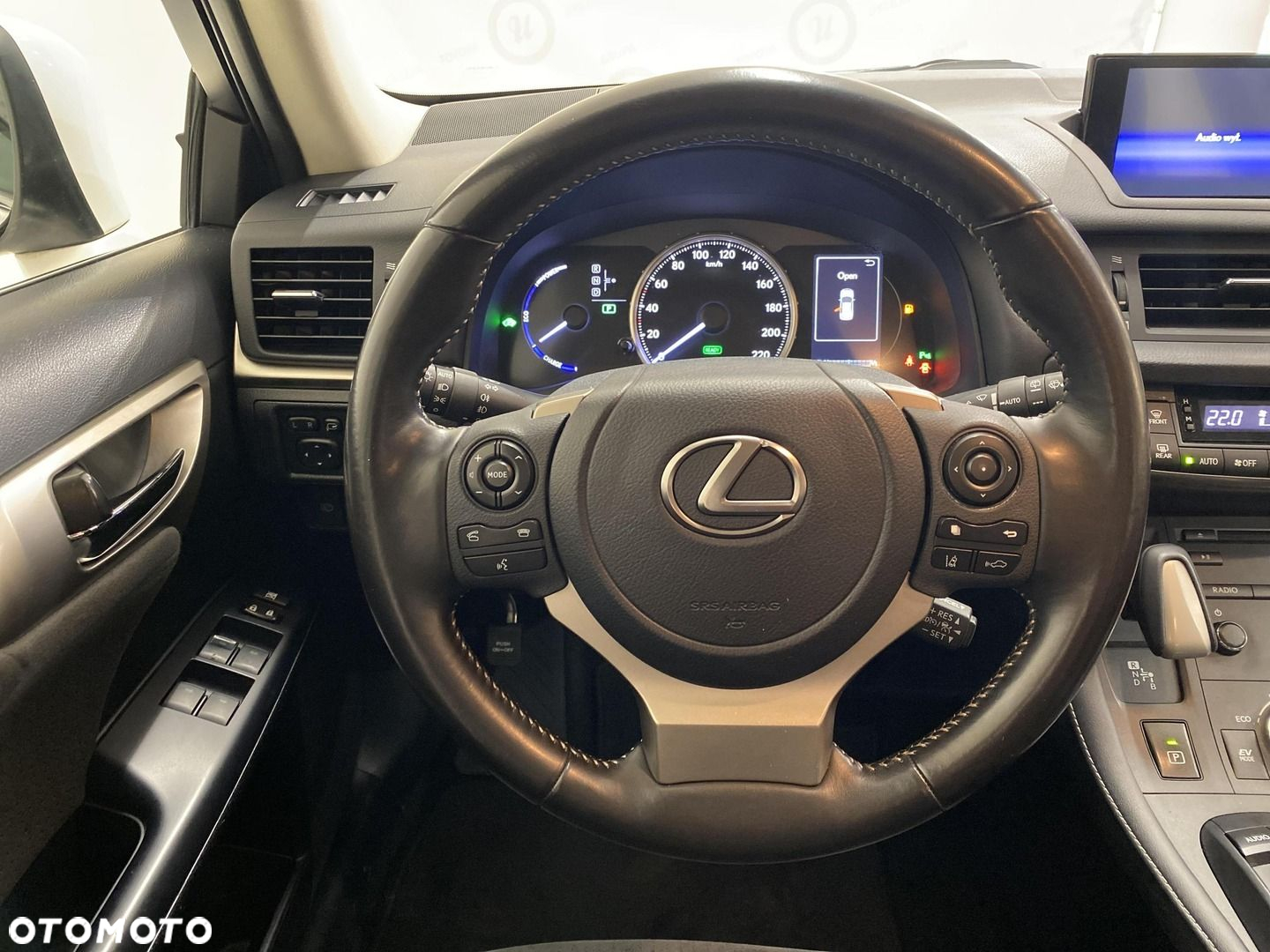 Lexus CT - 12