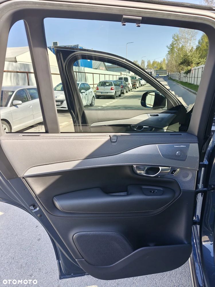 Volvo XC 90 B5 D AWD Plus Dark - 24