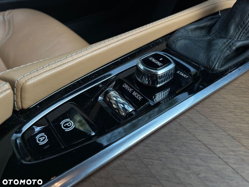 Volvo S90 D5 SCR AWD Inscription - 33