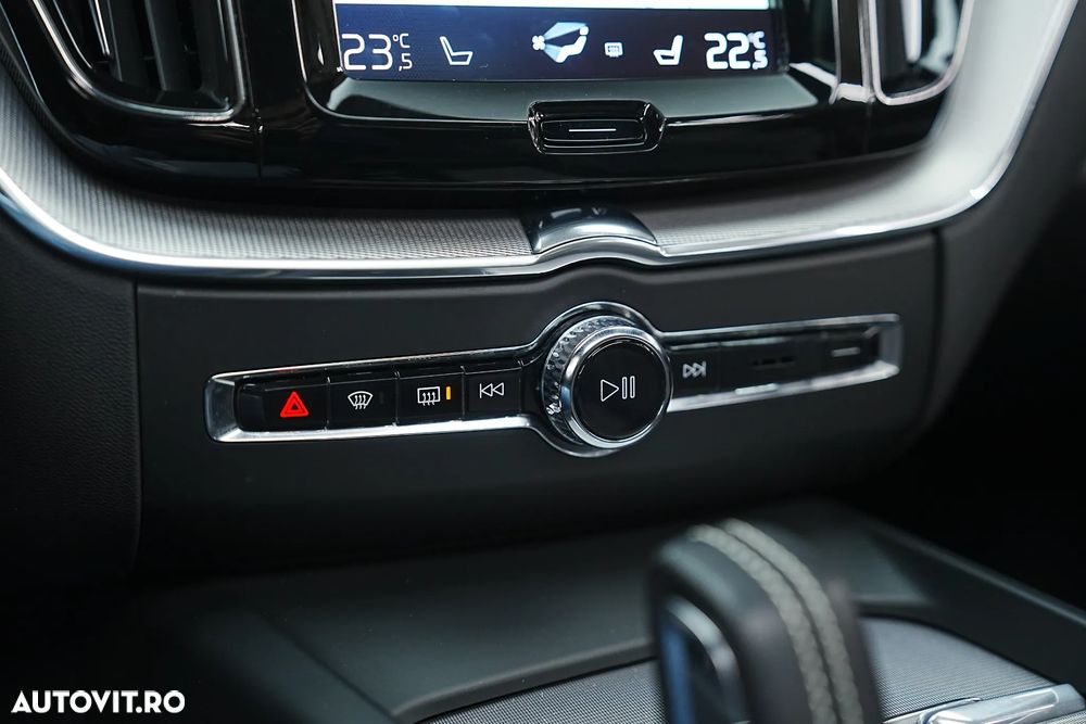 Volvo XC 60 ver-t8-twin-engine-awd-r--design - 36