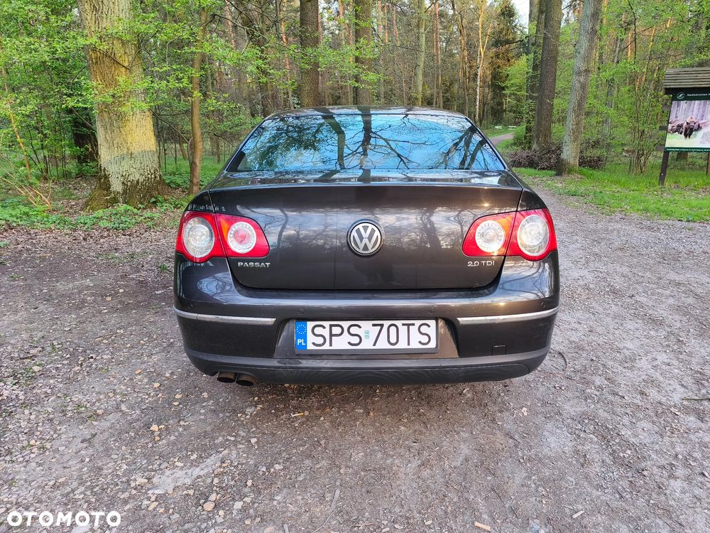 Volkswagen Passat 2.0 TDI Comfortline DSG - 4