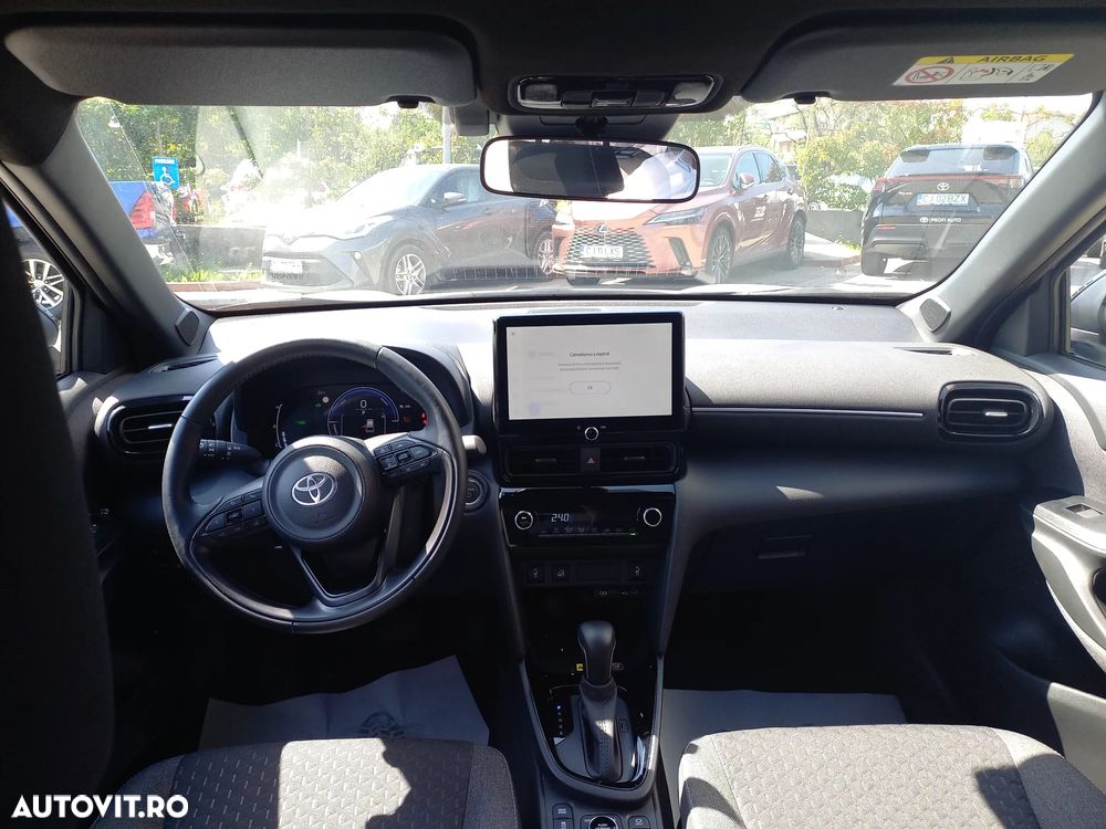 Toyota Yaris Cross 1.5 VVT-i HSD 4x4 Dynamic - 15