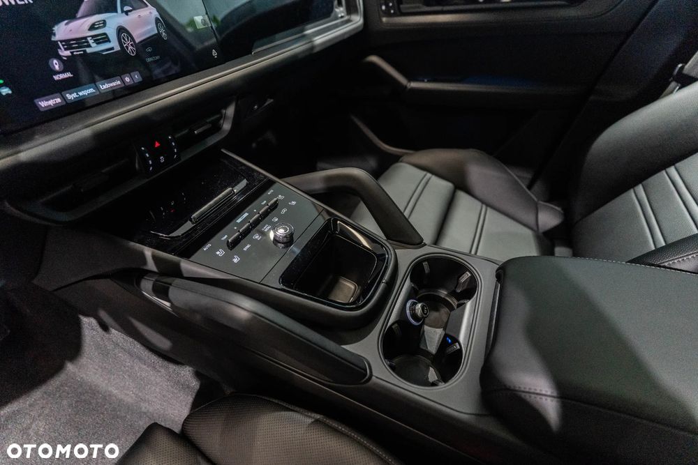Porsche Cayenne E-Hybrid PHEV Black Edition - 25