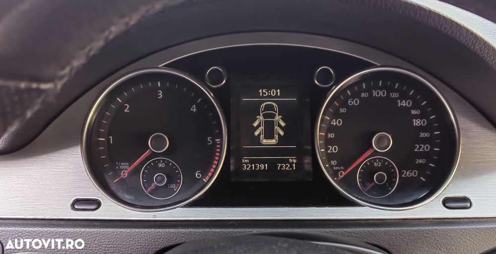 Volkswagen Passat 2.0 TDI Comfortline DPF 4Motion - 11