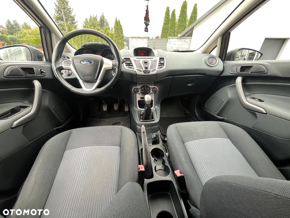 Ford Fiesta - 21