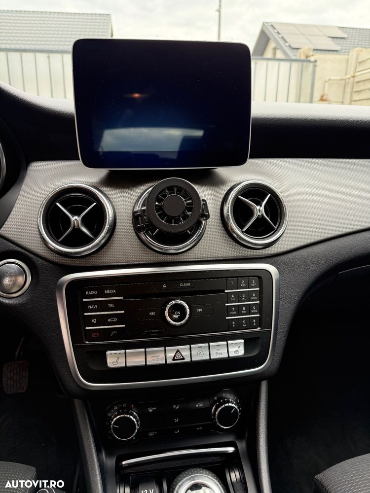 Mercedes-Benz CLA 200 AMG Line - 11