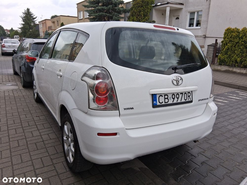 Toyota Corolla Verso - 5