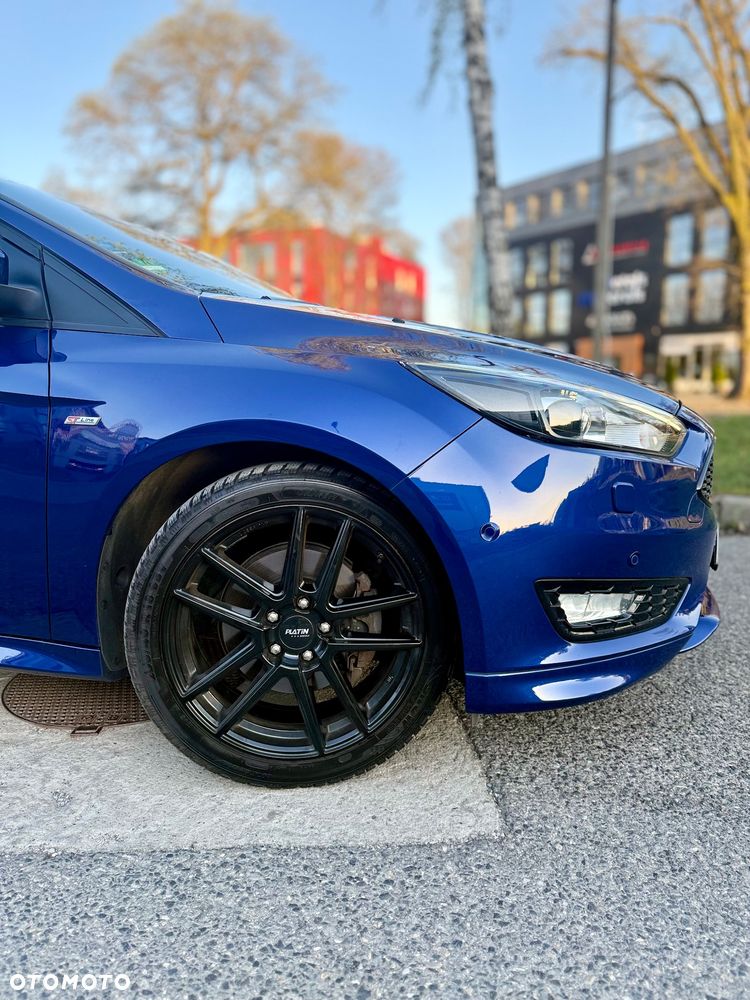 Ford Focus SW 1.5 EcoBoost S&S ST-LINE - 6