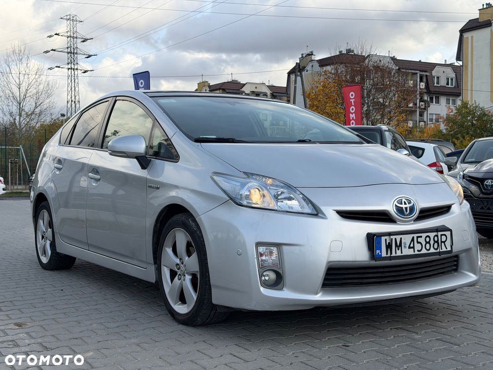 Toyota Prius (Hybrid) Executive - 10
