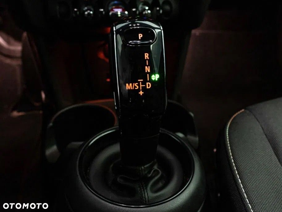MINI Cooper Standard - 10