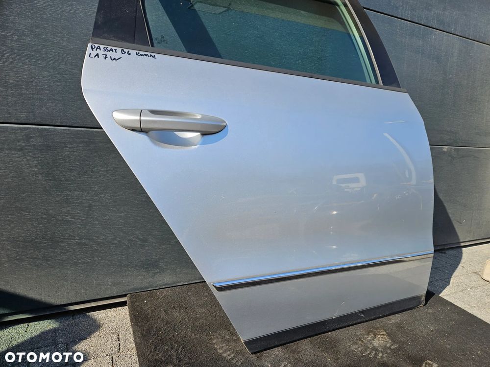 VW Passat B6 Kombi LA7W Drzwi Prawy Tył - 3