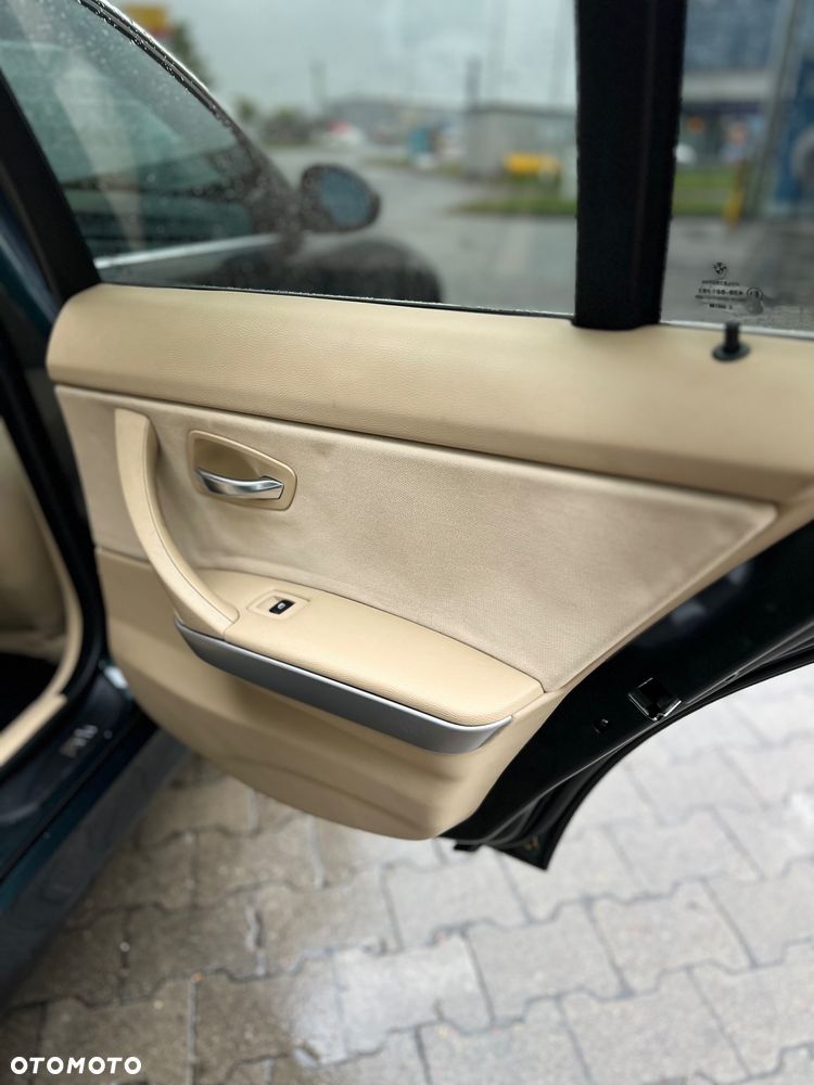 BMW Seria 3 - 24