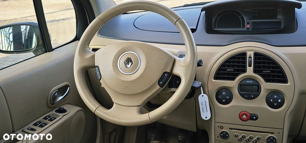 Renault Modus 1.6 16V Privilege - 23