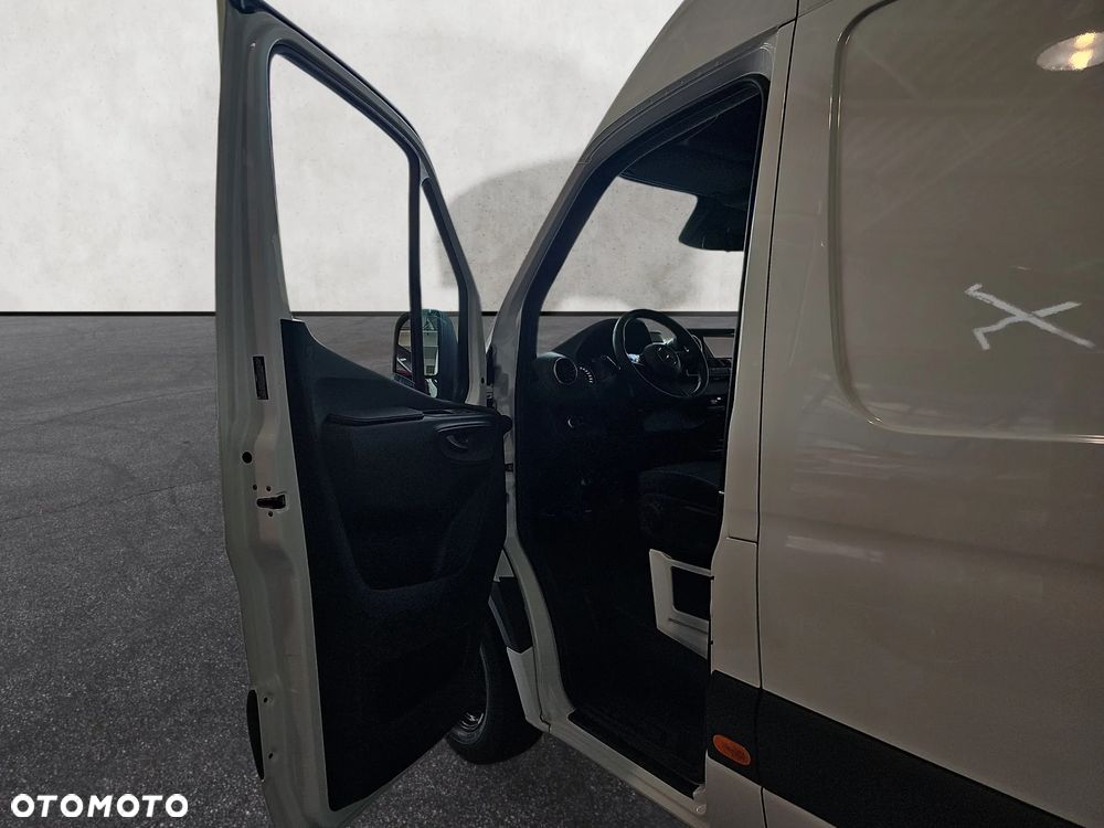 Mercedes-Benz SPRINTER 317 CDI FURGON PRO L2H2 - 11