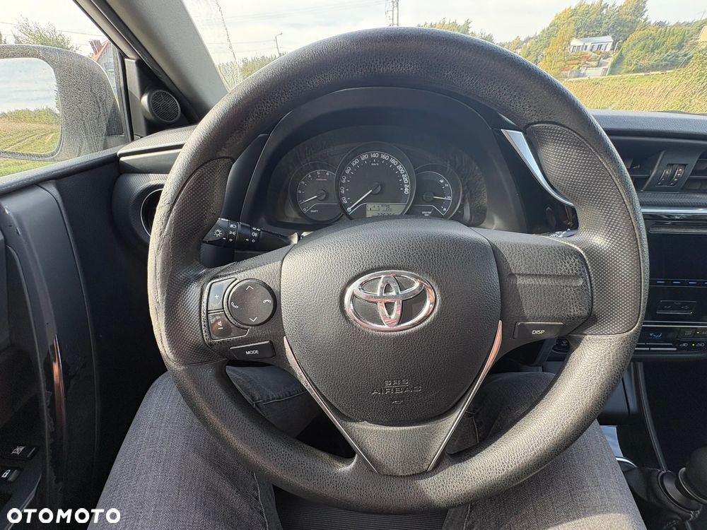 Toyota Auris - 17