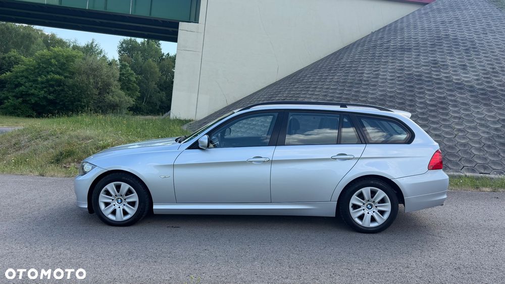 BMW Seria 3 320d xDrive - 4