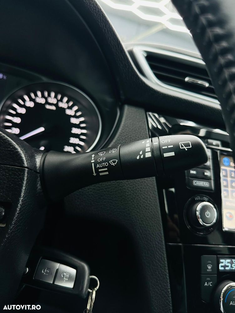 Nissan Qashqai 1.6 DCI Xtronic N-Connecta - 29