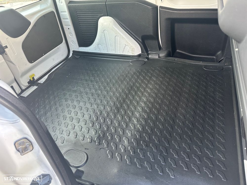 Peugeot Partner 1.6 HDI Automática - 15