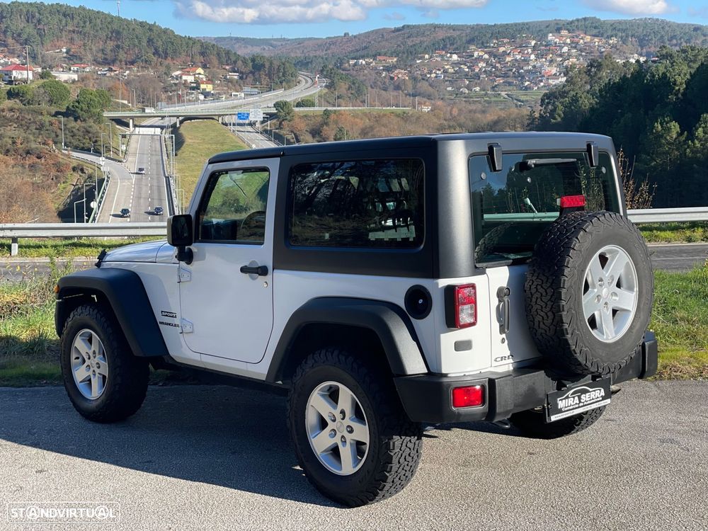Jeep Wrangler - 12