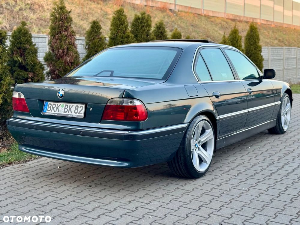 BMW Seria 7 750i - 3