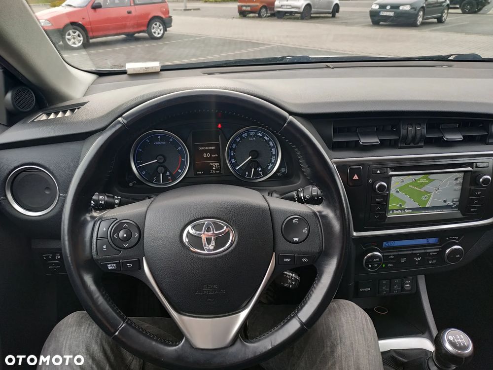 Toyota Auris 1.6 Valvematic Edition - 16